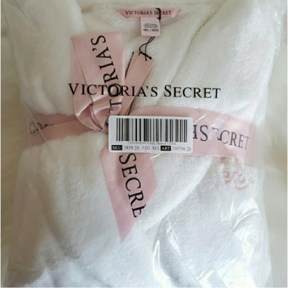 BEAUTIFUL VICTORIA'S SECRET SHORT ROBE SIZE M/L - Picture 4 of 5